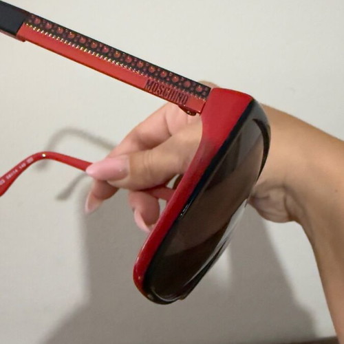 Moschino vintage sunglasses like new, black and red