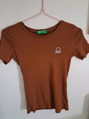 Benetton short-sleeve top like new, size S, brown