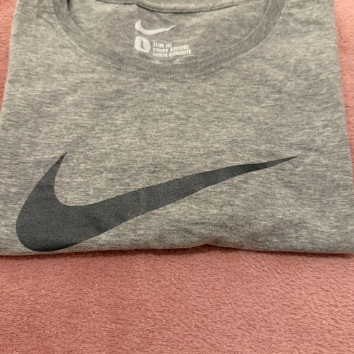Nike women's short-sleeve T-shirt size L like new, gray