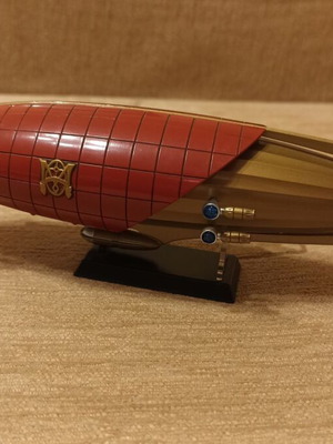 Magisterium Sky Ferry Zeppelin figure used from The Golden Compass 2007 by Corgi