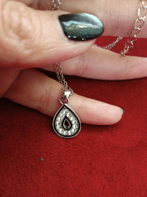 Lovely teardrop necklace stainless steel with rhinestones and chain, new