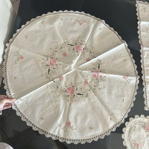 Handmade doily set like new