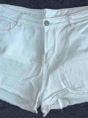 Pink Woman women's denim shorts new, size 40, white
