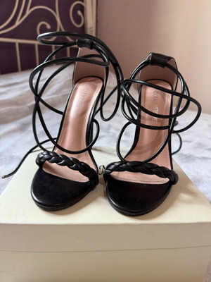 Diamantique Black Sandals Size 36 Like New With Knee-High Laces