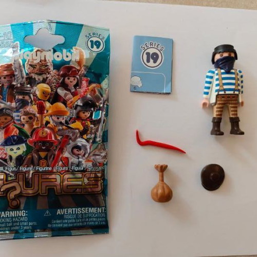 Playmobil Series 19 Bandit new, opened bag