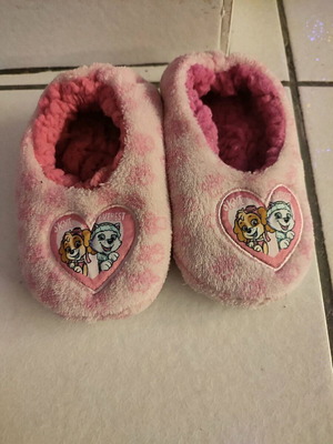 Paw Patrol slippers size 27-30 like new, pink