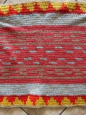 Handmade knitted rug like new 72x37cm
