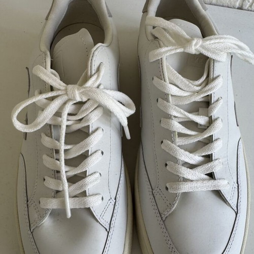 Veja V-12 Casual Shoes size 43 like new, white