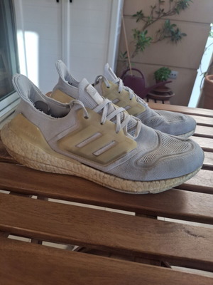 Adidas Ultraboost 44 2/3 running shoes, white