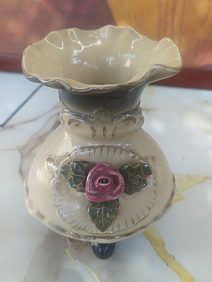 Ceramic vase like new, small