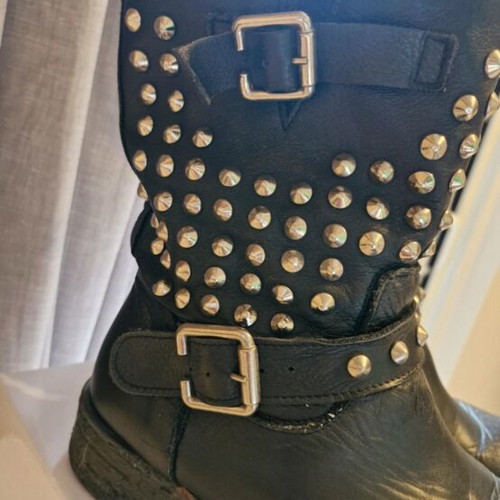 Relish leather boots size 39 like new with silver studs