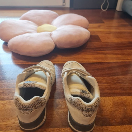 New Balance sneakers used, size 35, off-white
