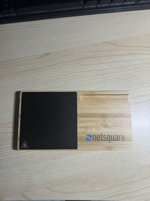 Bamboo 15W Qi Wireless Charger Premium like new, wooden design