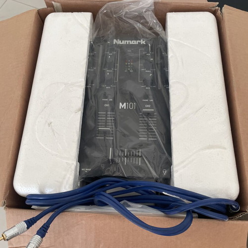 Numark M101USB DJ mixer like new with power supply