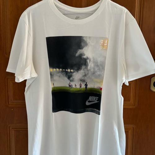 Nike t-shirt white, size L, like new