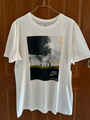 Nike t-shirt white, size L, like new