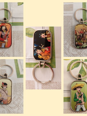 Keychains double-sided pack of 5 with Jim Adams, Pepito, Diana, Tsipiripo