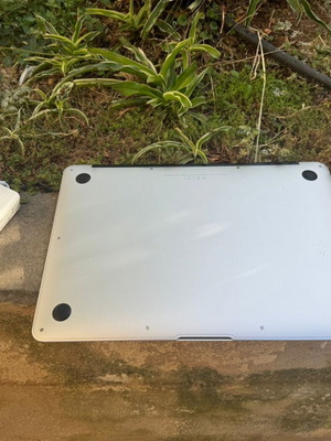 Apple MacBook Air 13.3” i5 8GB 128GB SSD macOS Monterey σαν καινούργιο