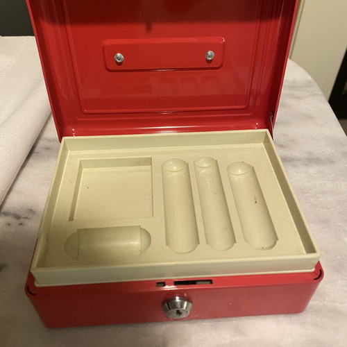 Metal cash box without key