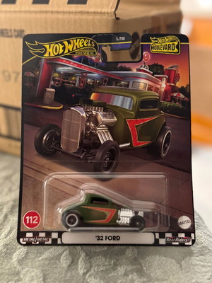 Hot Wheels Premium Boulevard #112 ’32 Ford new