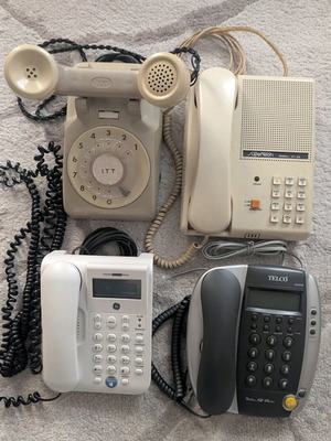 Home phones like new, set of 4 wired models