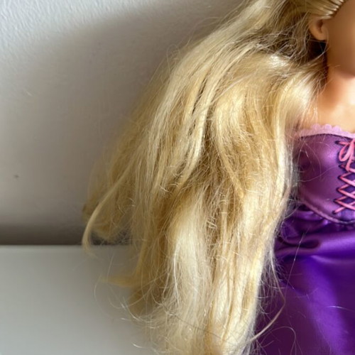 Disney Princess Rapunze doll used, excellent condition