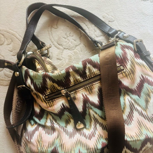 Shoulder bag multicolor like new with beautiful design