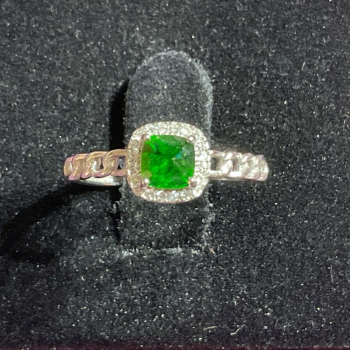 Peridot silver ring one size