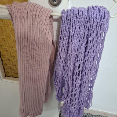 Scarves like new, set of 2 pieces