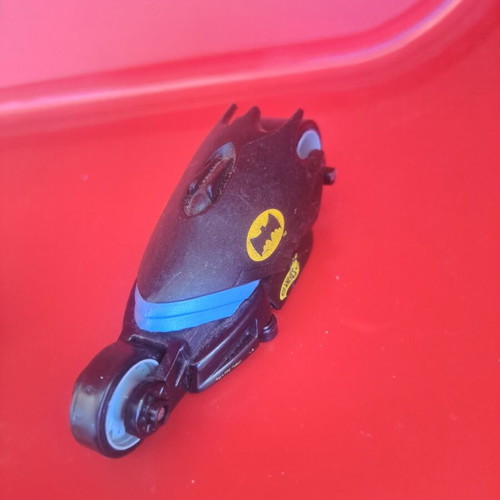 Hot Wheels Batman Thunder Cycles 2006 and Batman vehicle