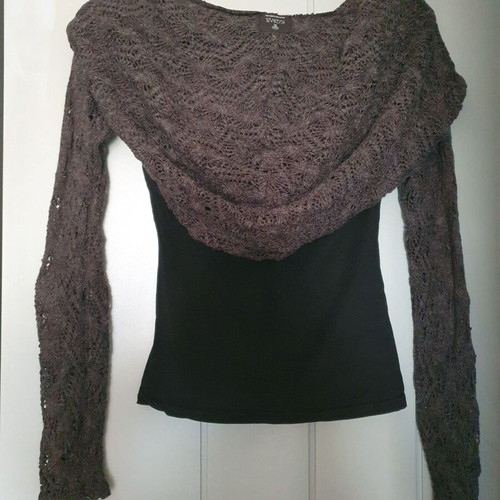 Toonzshop Yggdrazil Atmäa crochet long-sleeved top with hood like new, black and grey