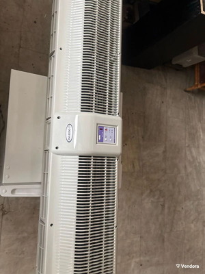 Olefini air curtain with heating element like new