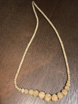 Vintage wooden necklace like new, handmade carved