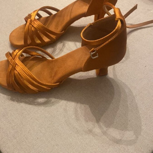 Dance shoes size 39 used, orange