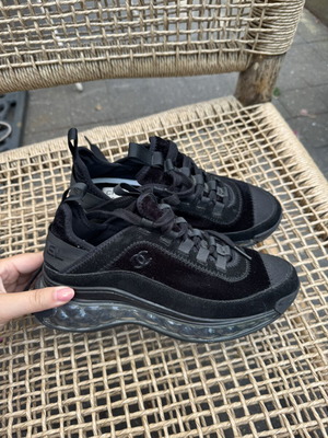Women’s sneakers size 38, very good condition, black