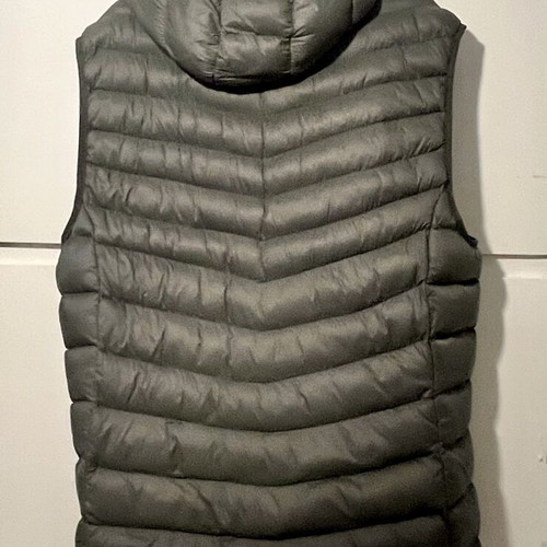 Sleeveless Quilted Jacket with Hood Large, like new, gray