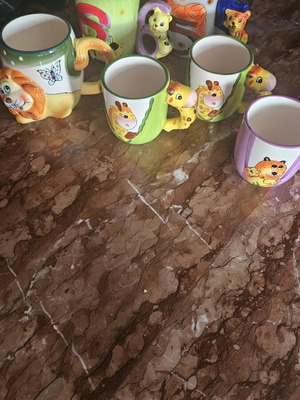 Set of 6 cups with numbers and animal designs, new