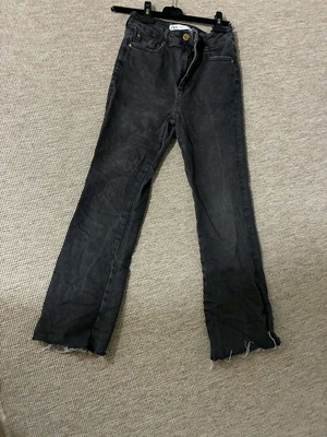 Zara crop flared jeans size 36 like new, black