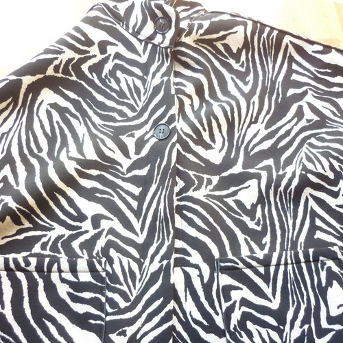 Cape with buttons like new, one size, zebra print