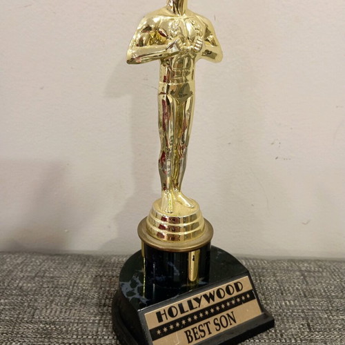 Decorative statuette like new, bought in Hollywood, height 22 cm