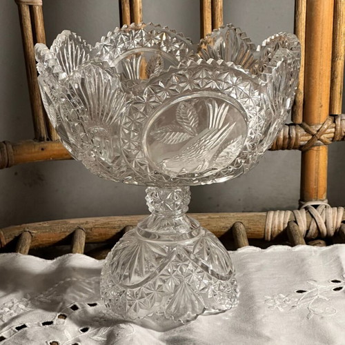 Crystal fruit bowl used with embossed design and foot