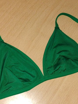 Μαγιό επάνω τριγωνάκι πράσινο Oysho σαν καινούργιο