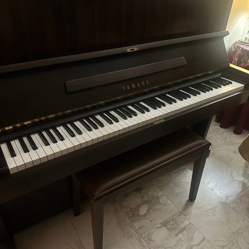 Yamaha piano like new, tuning required