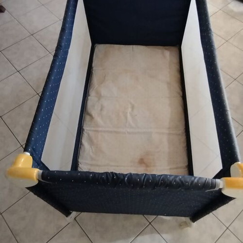 Baby playpen used with handle, dimensions 1.25x0.65x0.84 m