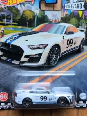 Hot Wheels Ford Shelby GT500 Premium Boulevard 66 new