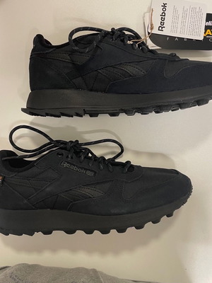 Reebok black athletic shoes new size 37