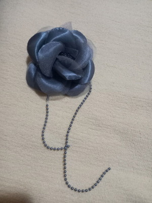Boutonniere rose like new, gray