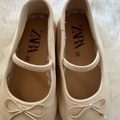 Zara children's ballerinas size 25 like new, white and beige