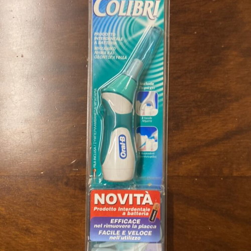 Oral-B dental floss device with 3 toothpicks new