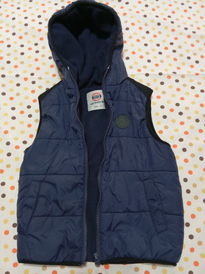 Sleeveless vest for 3 years old, unisex, like new, very warm